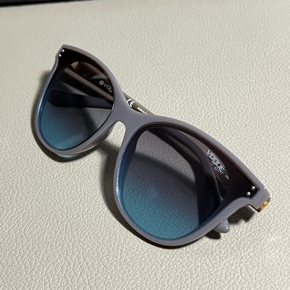 NEW vogue Women’s sunglasses